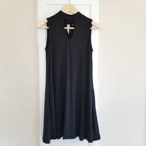 Tart Black Sleeveless Swing Dress with Keyhole Front & Tie Back size Small